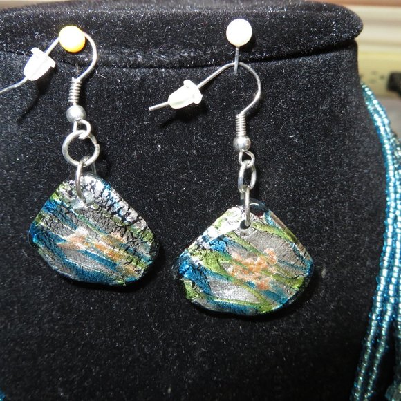 Lifestyle Studios Beaded necklace and earrings - Picture 3 of 13